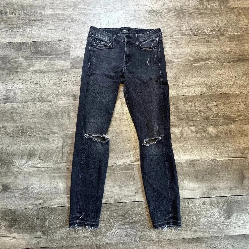 Mother Undone Hem Looker Ankle in Stealing Shadows Distressed Grey Size 26